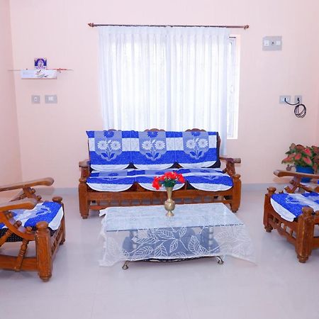 Giri'S Homestay Madikeri Zewnętrze zdjęcie