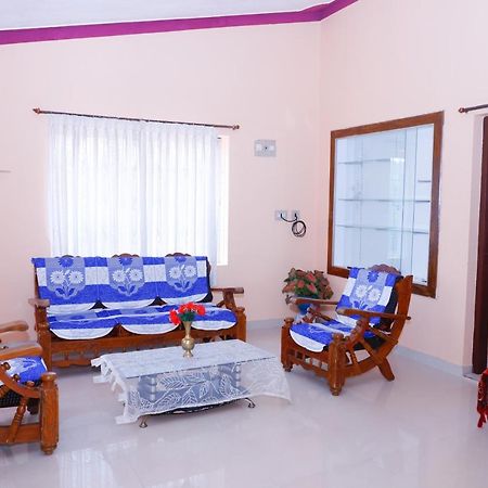 Giri'S Homestay Madikeri Zewnętrze zdjęcie