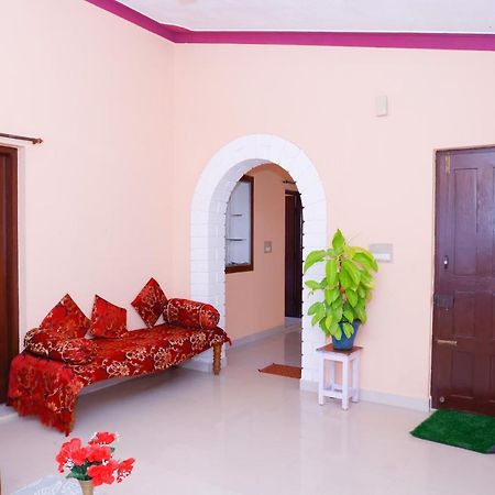 Giri'S Homestay Madikeri Zewnętrze zdjęcie