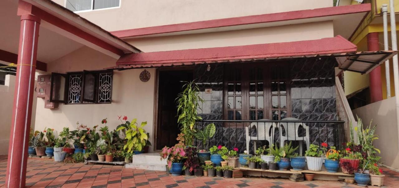Giri'S Homestay Madikeri Zewnętrze zdjęcie