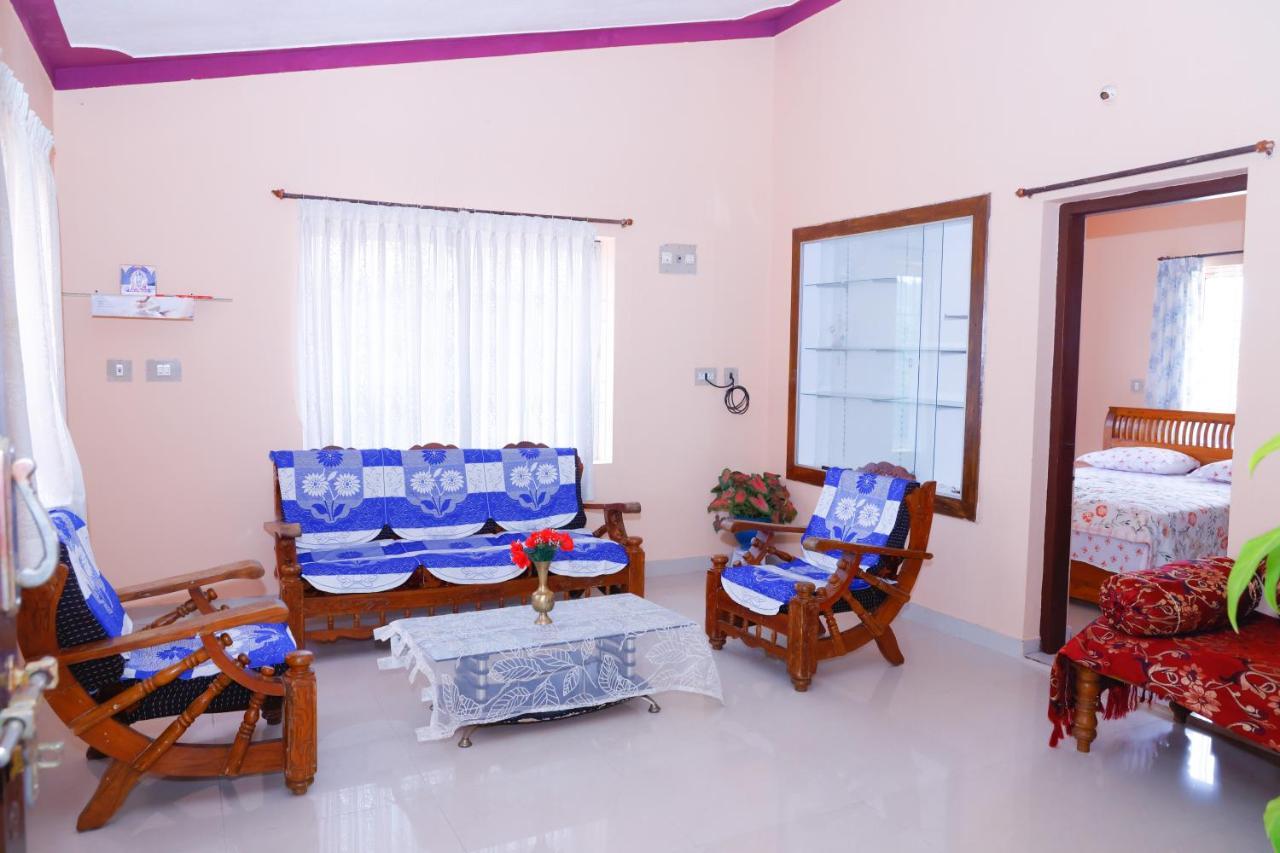 Giri'S Homestay Madikeri Zewnętrze zdjęcie