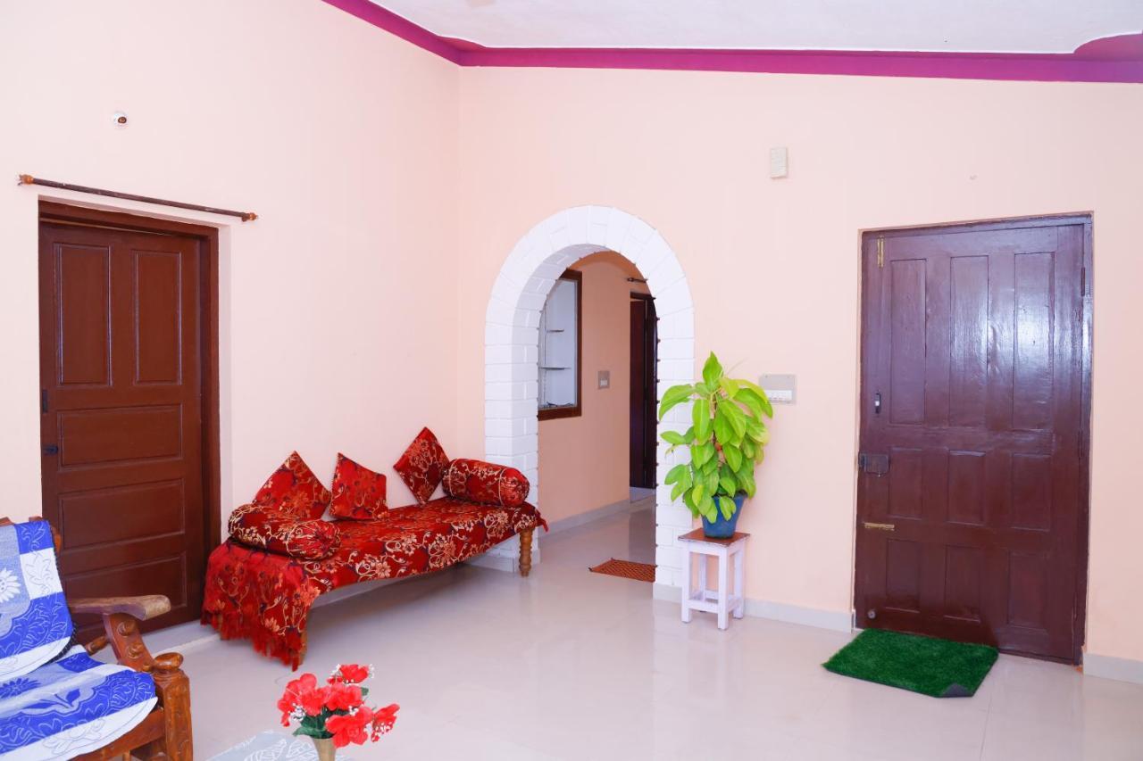 Giri'S Homestay Madikeri Zewnętrze zdjęcie