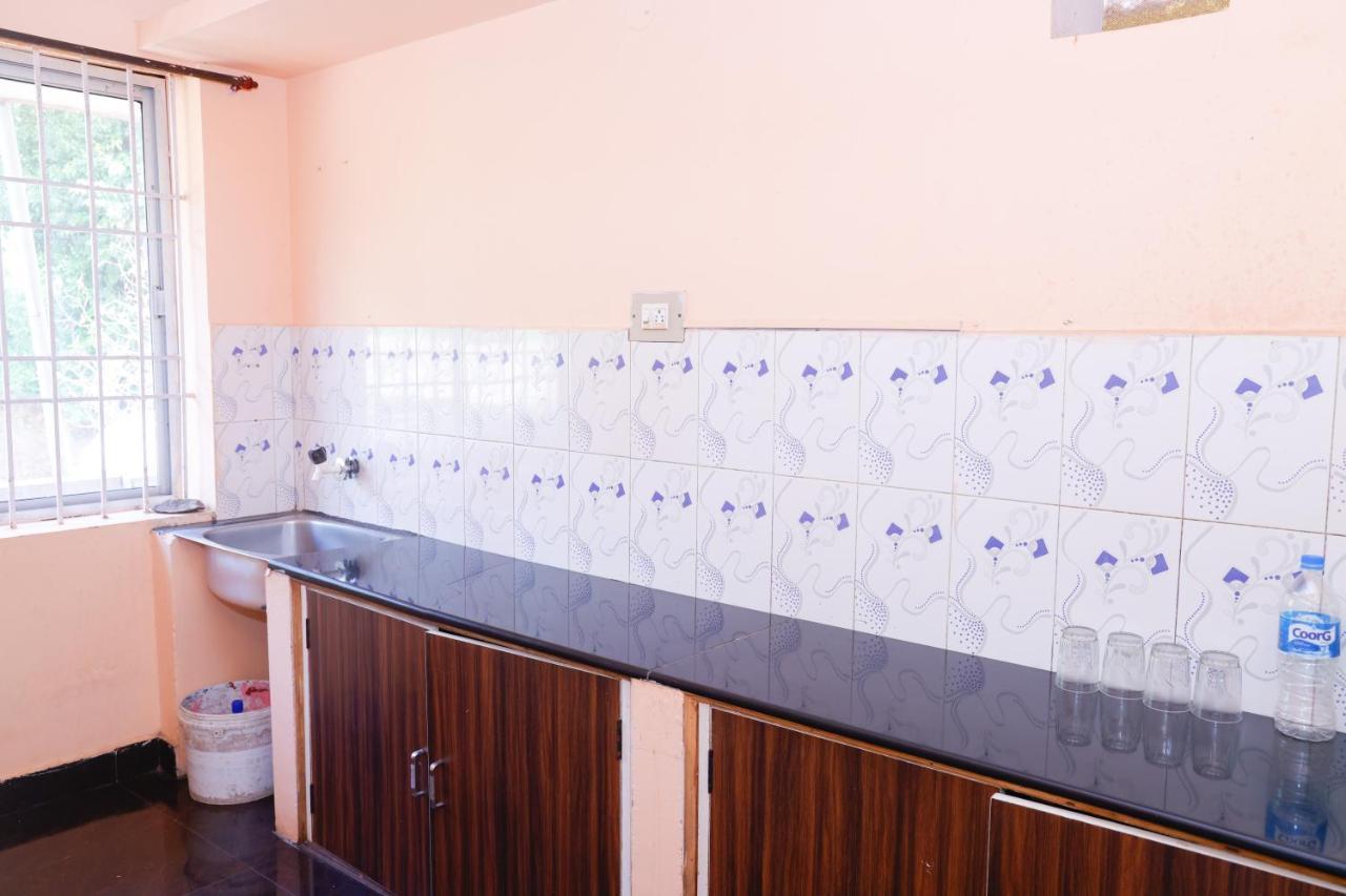 Giri'S Homestay Madikeri Zewnętrze zdjęcie