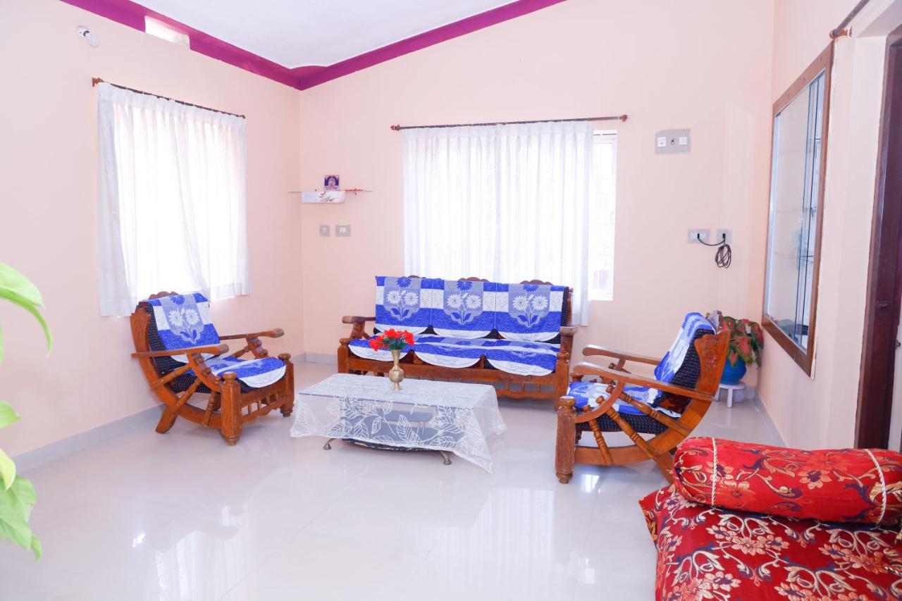 Giri'S Homestay Madikeri Zewnętrze zdjęcie