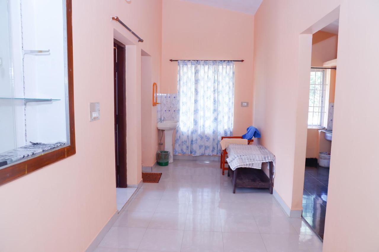 Giri'S Homestay Madikeri Zewnętrze zdjęcie