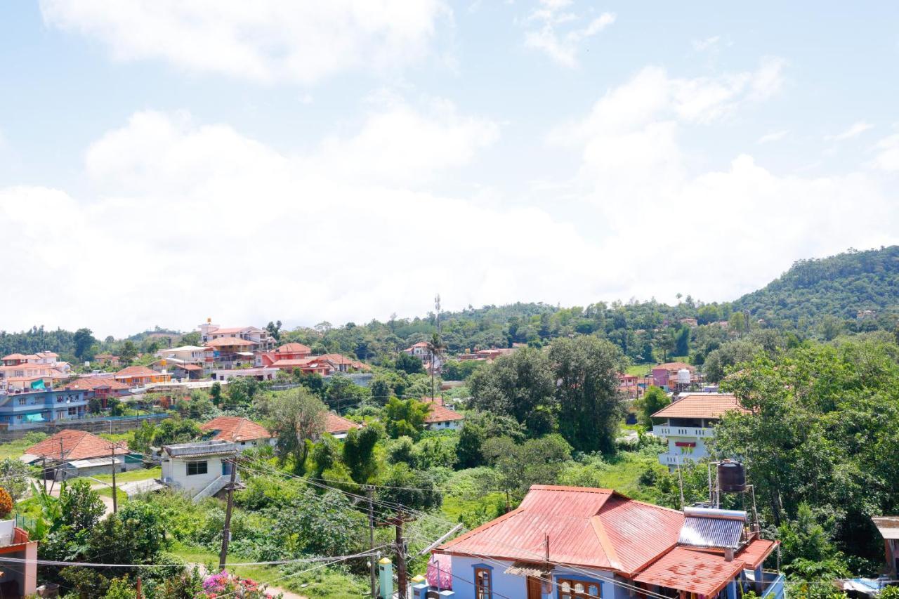 Giri'S Homestay Madikeri Zewnętrze zdjęcie