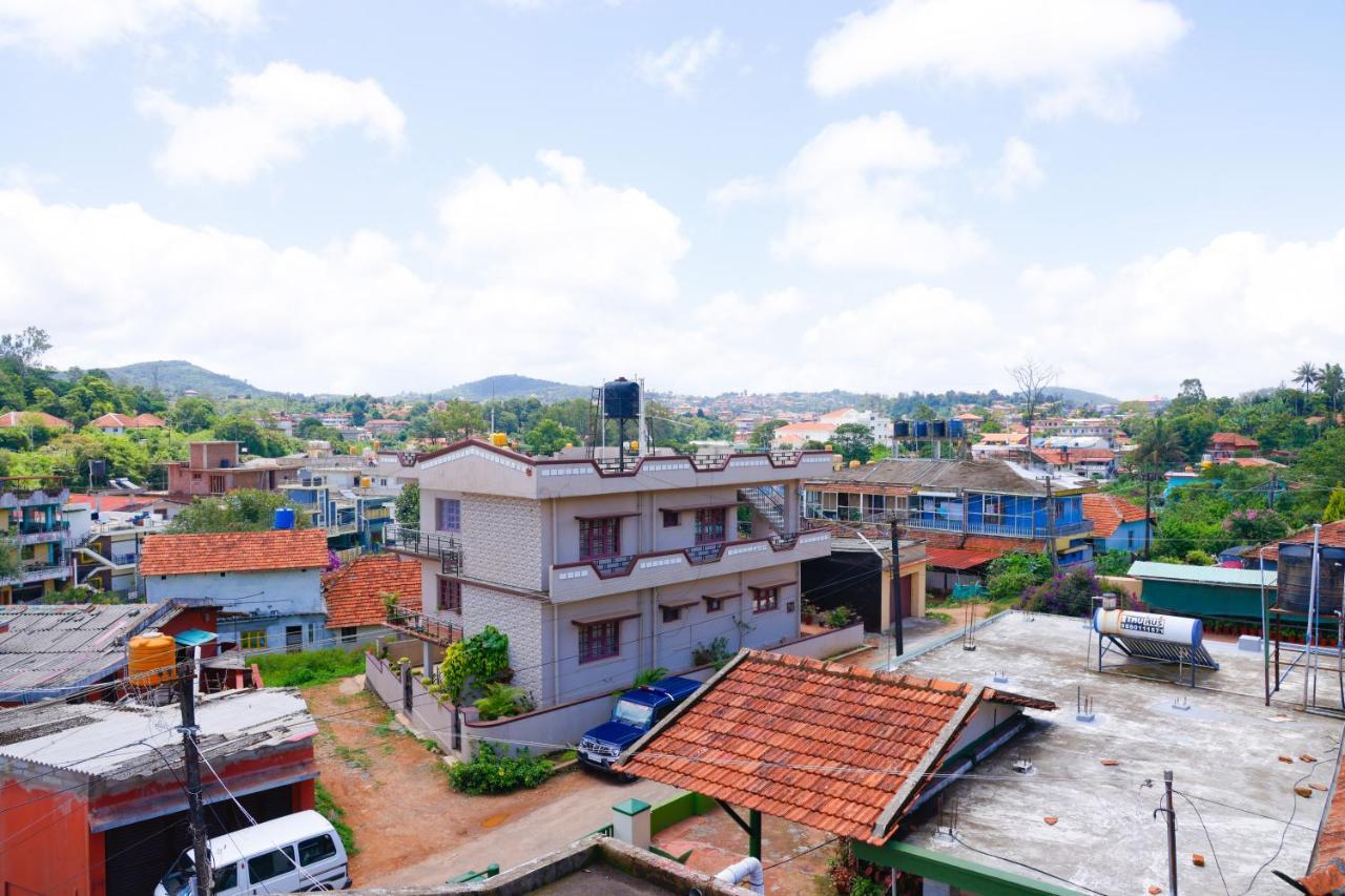 Giri'S Homestay Madikeri Zewnętrze zdjęcie